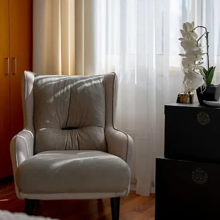 빌라 Stylish & Picturesque Oasis Anthorina 2 *