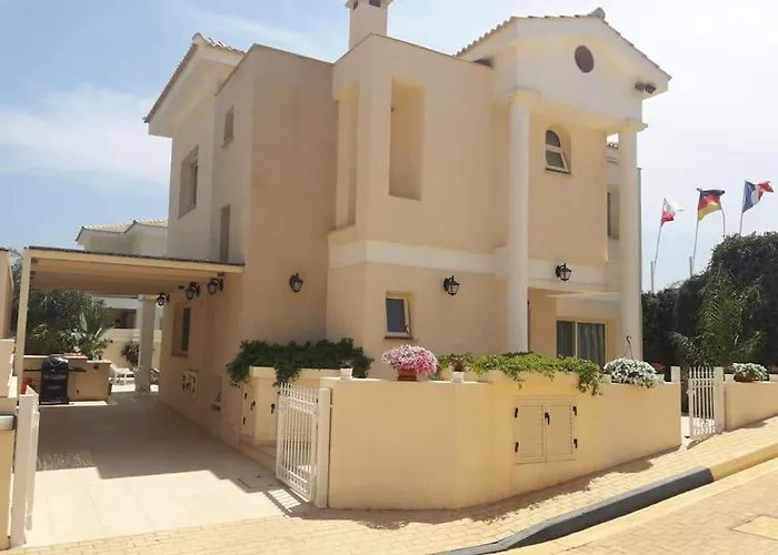 Stylish & Picturesque Oasis Anthorina 2 * Protaras