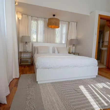 Stylish & Picturesque Oasis Anthorina 2 *