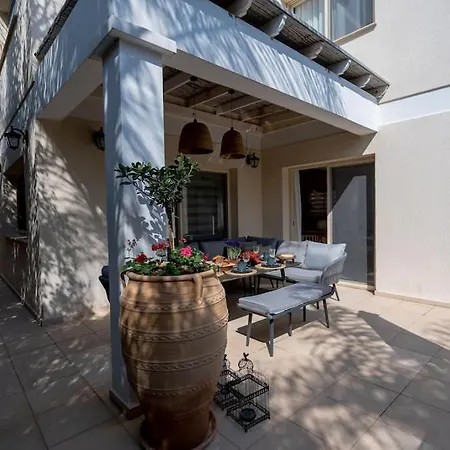Stylish & Picturesque Oasis Anthorina 2 Villa