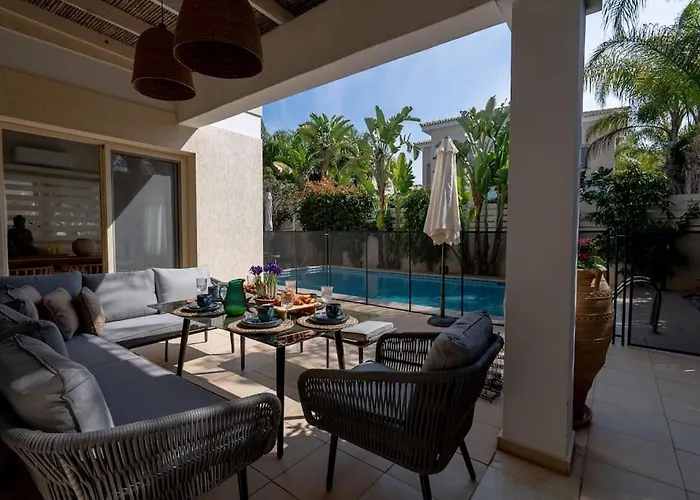 Stylish & Picturesque Oasis Anthorina 2 Villa *
