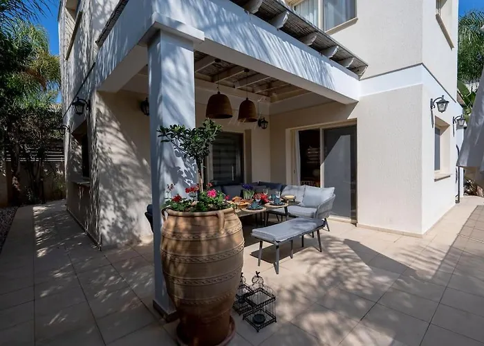 Stylish & Picturesque Oasis Anthorina 2 Villa