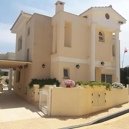 Stylish & Picturesque Oasis Anthorina 2 * بروتاراس